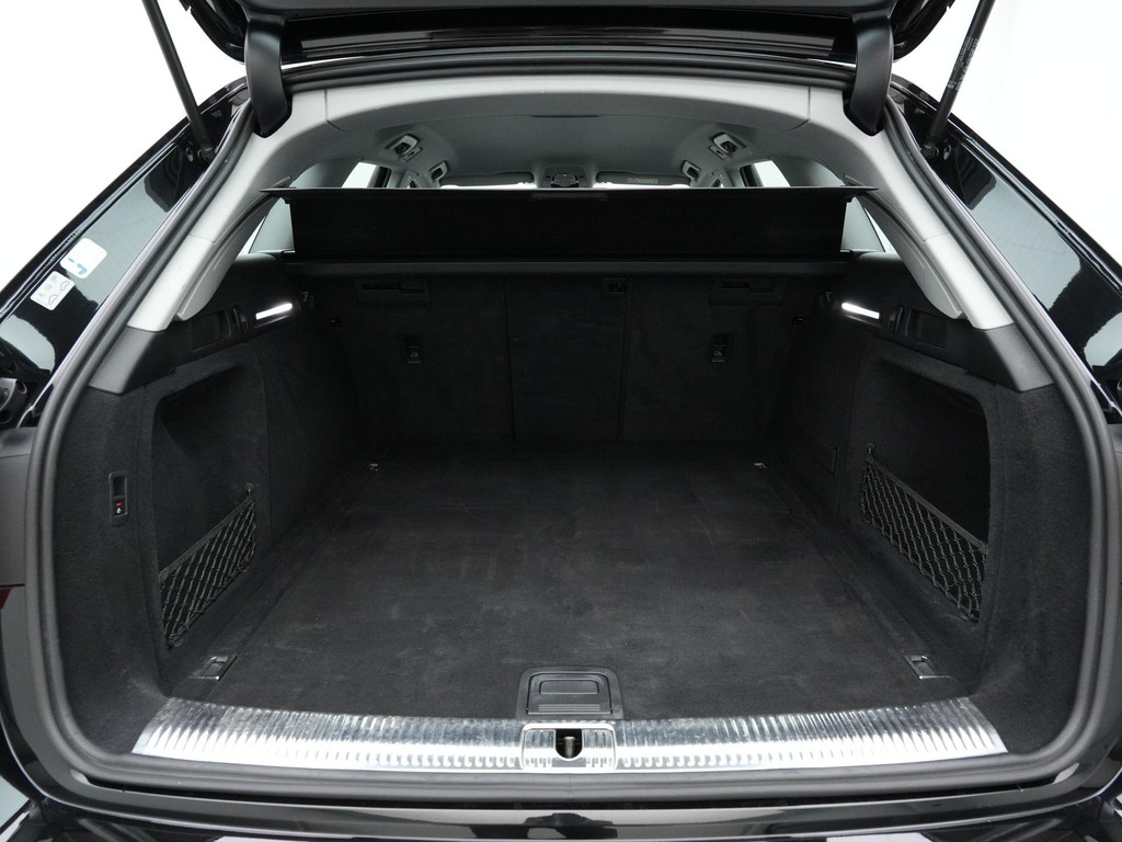 Audi A4 (T711SR) met abonnement