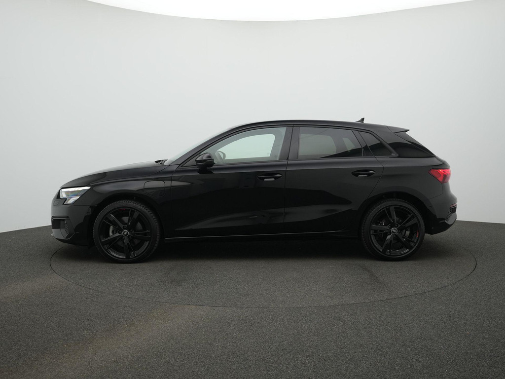 Audi A3 (KFJ84H) met abonnement