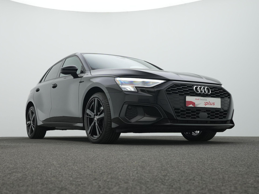 Audi A3 (KFJ84H) met abonnement