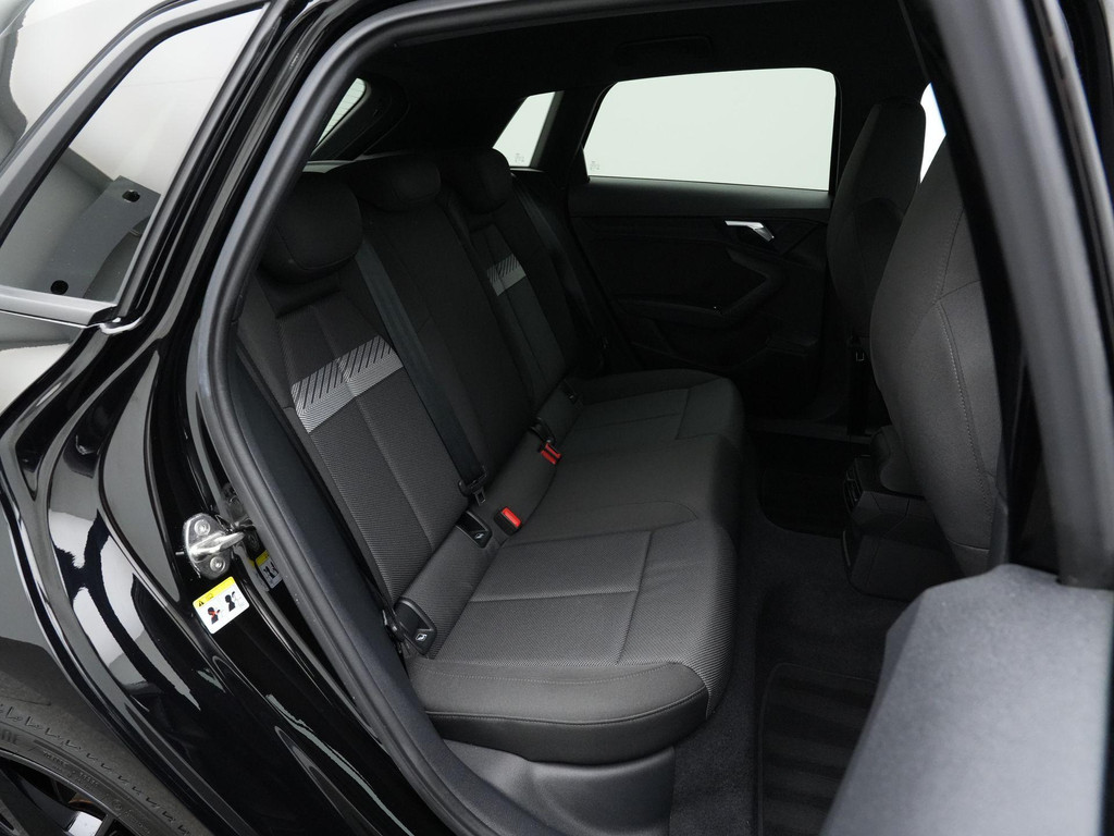 Audi A3 (KFJ84H) met abonnement
