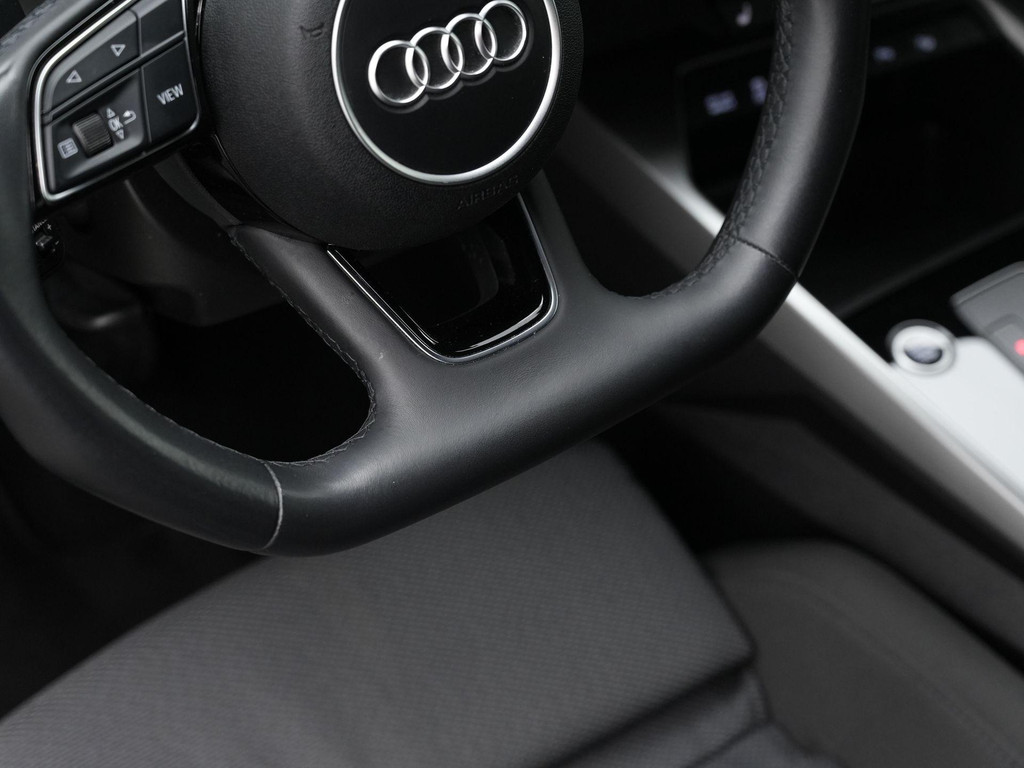 Audi A3 (KFJ84H) met abonnement