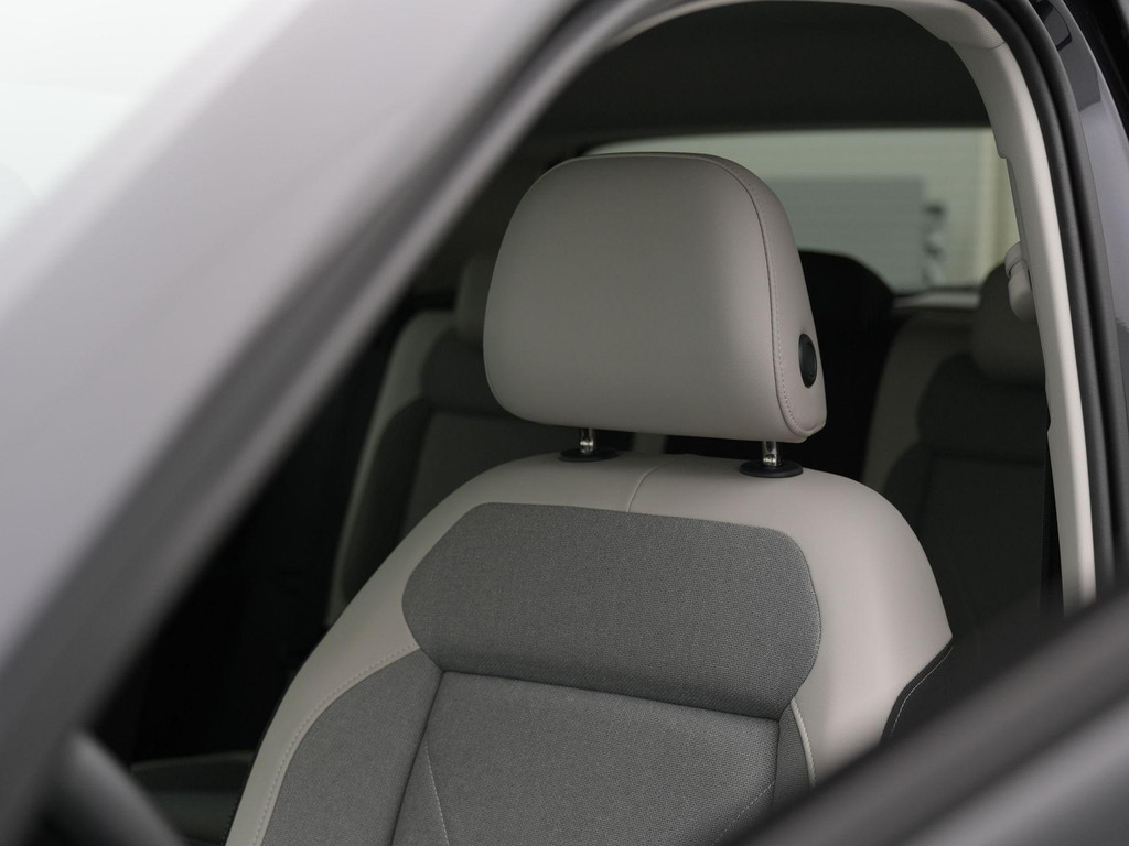 Volkswagen T-Cross (JLJ93D) met abonnement