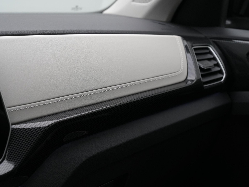 Volkswagen T-Cross (JLJ93D) met abonnement