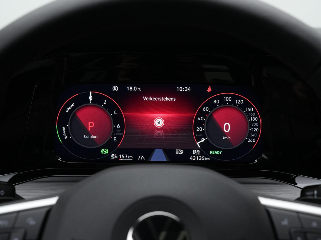 Volkswagen Golf (KJV49X) met abonnement
