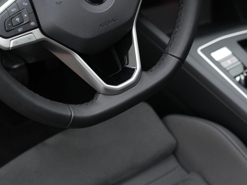 Volkswagen Golf (KJV49X) met abonnement