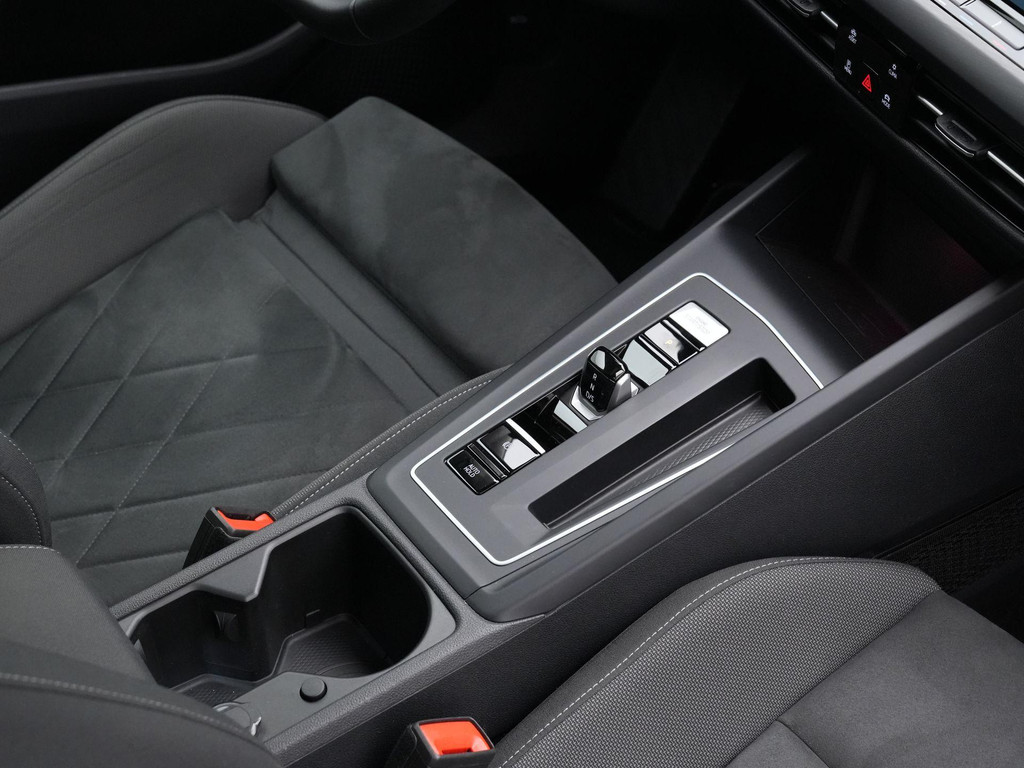 Volkswagen Golf (KJV49X) met abonnement