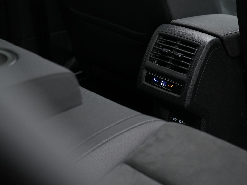 Volkswagen Golf (KJV49X) met abonnement