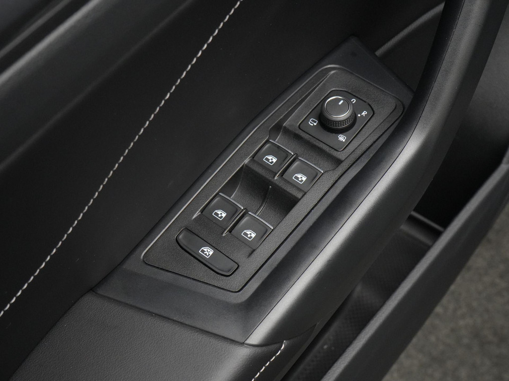 Volkswagen T-Roc (JGF66V) met abonnement