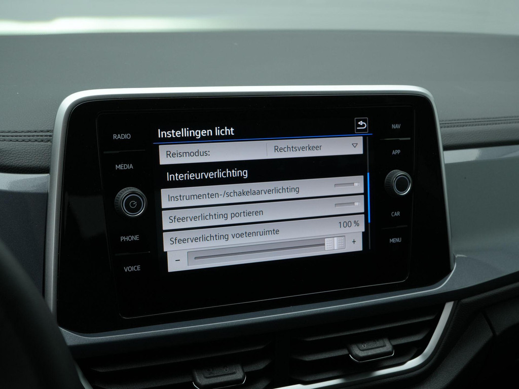Volkswagen T-Roc (JGF66V) met abonnement