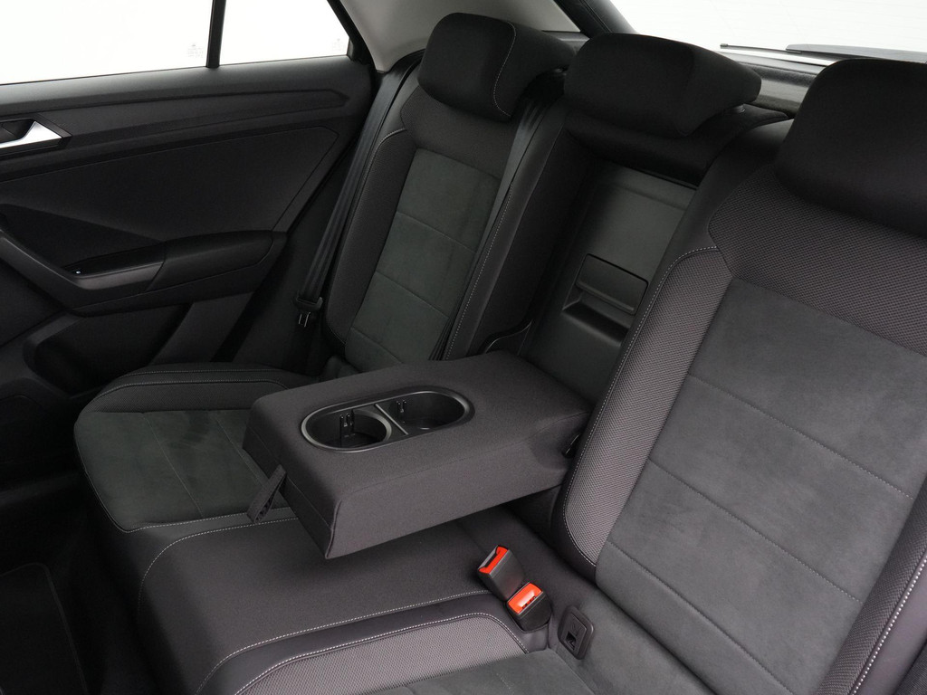 Volkswagen T-Roc (JGF66V) met abonnement