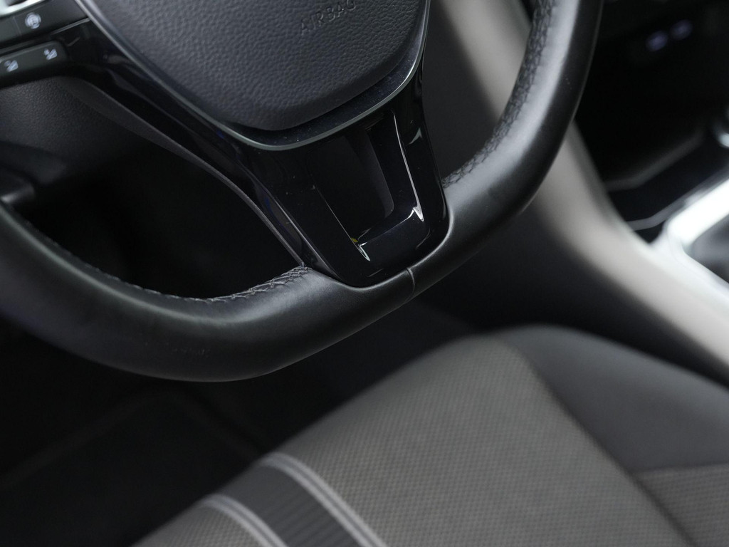 Volkswagen T-Roc (L021KP) met abonnement