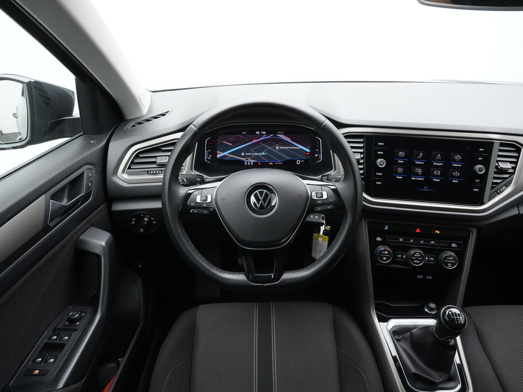 Volkswagen T-Roc (N828XL) met abonnement