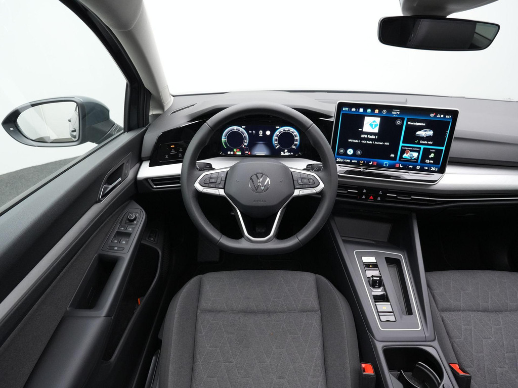Volkswagen Golf (HTL24J) met abonnement