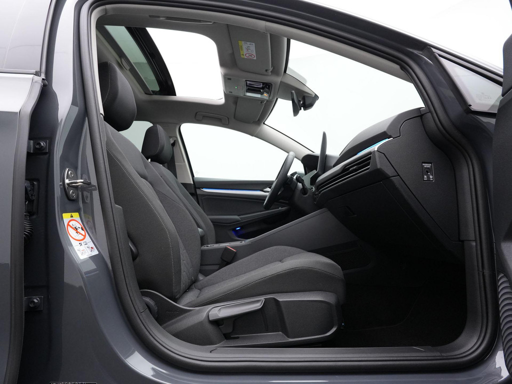 Volkswagen Golf (HTL24J) met abonnement