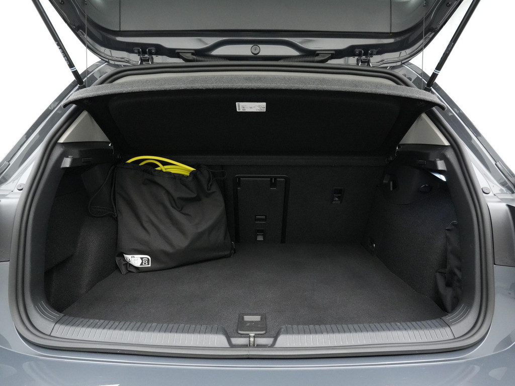 Volkswagen Golf (HTL24J) met abonnement