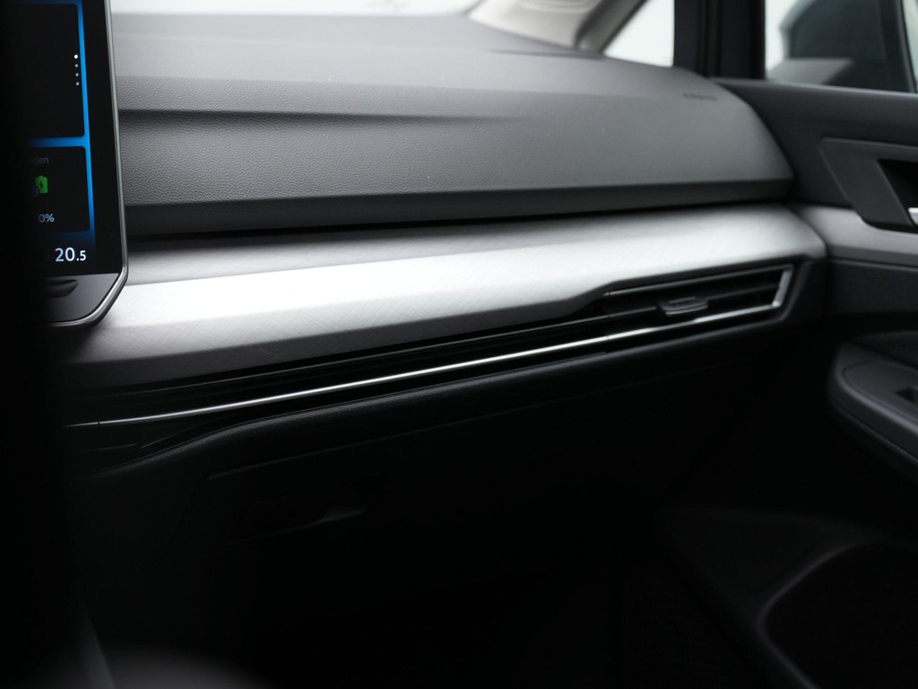 Volkswagen Golf (HTL24J) met abonnement