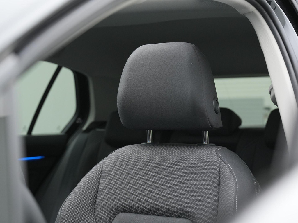 Volkswagen Golf (KJX19F) met abonnement