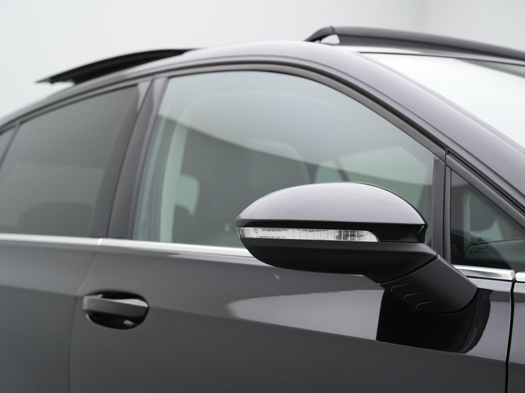 Volkswagen Golf (KJX19F) met abonnement