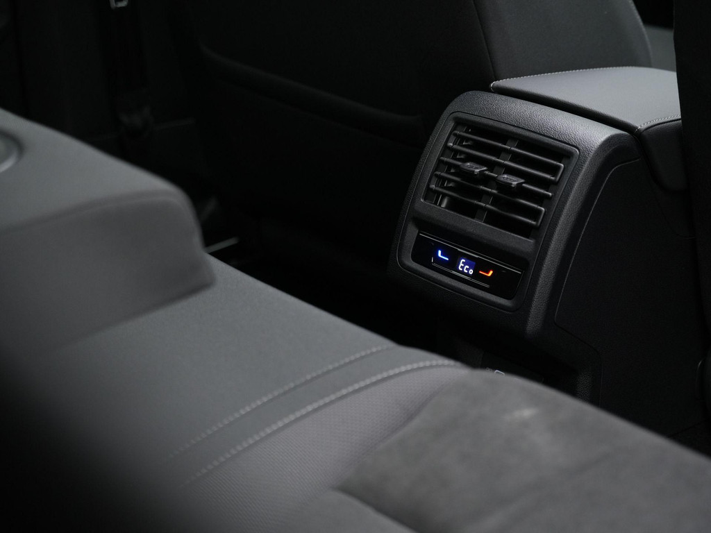 Volkswagen Golf (KJX19F) met abonnement
