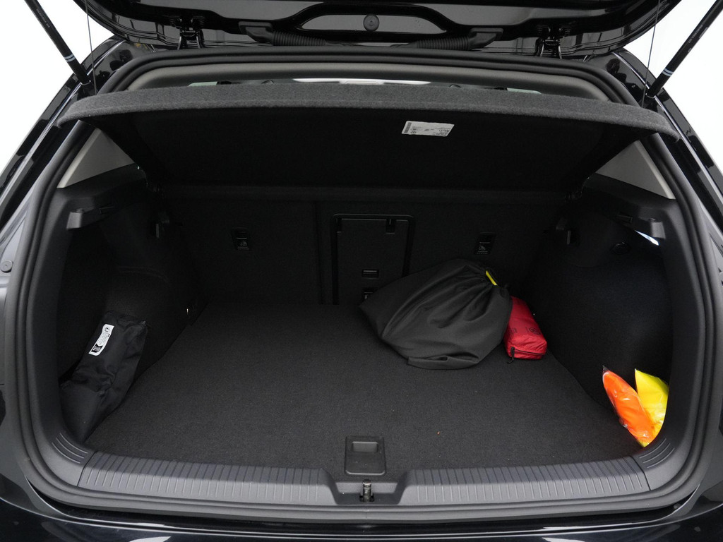 Volkswagen Golf (KJX19F) met abonnement
