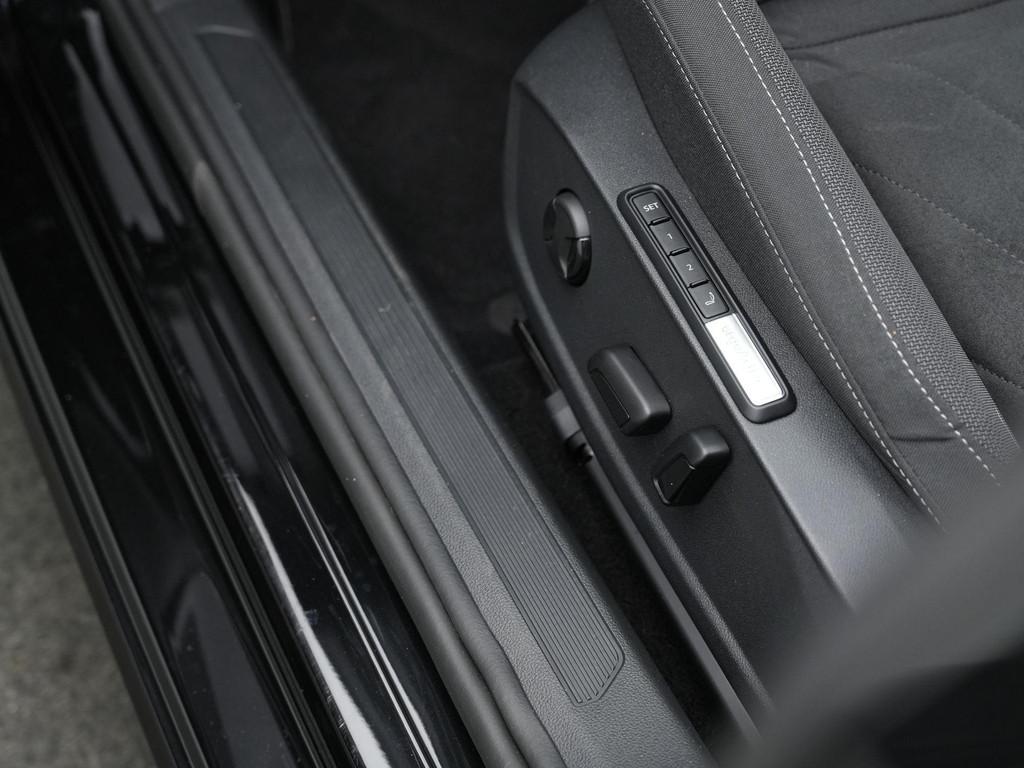 Volkswagen Golf (KJX19F) met abonnement