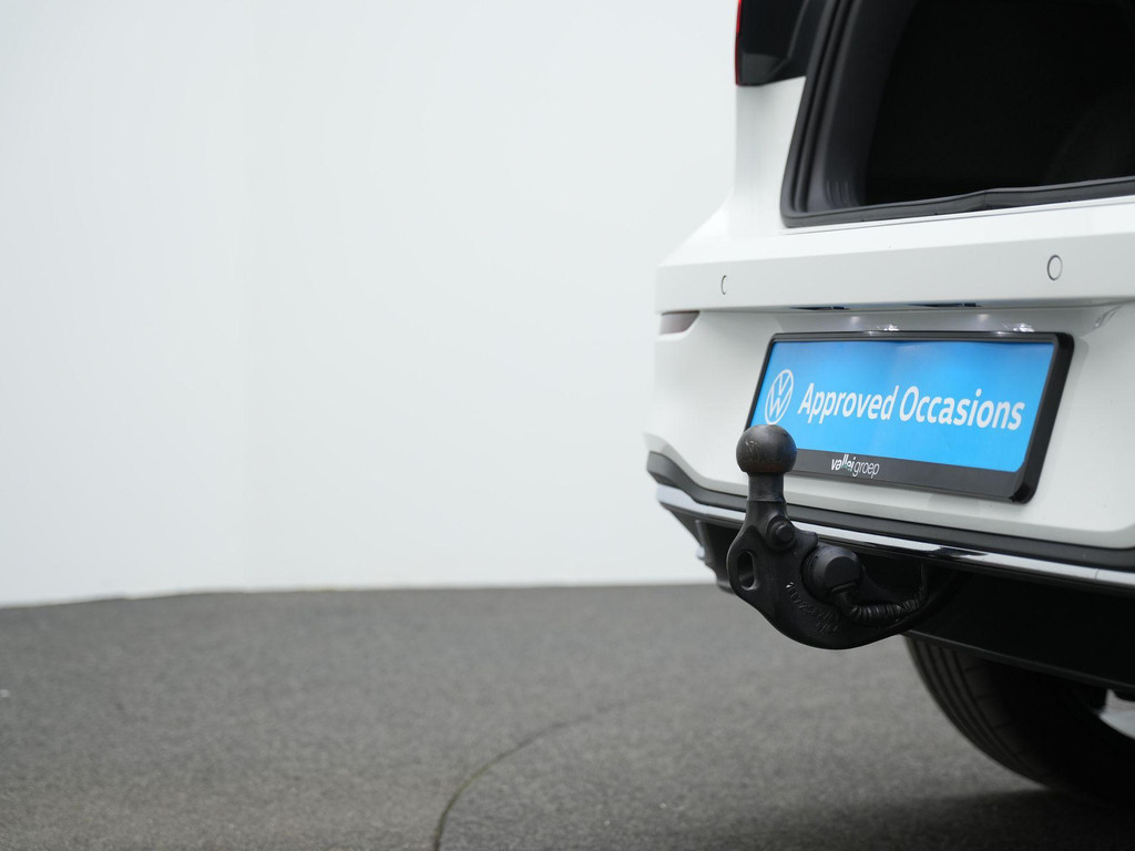 Volkswagen Golf GTE (KJJ69J) met abonnement