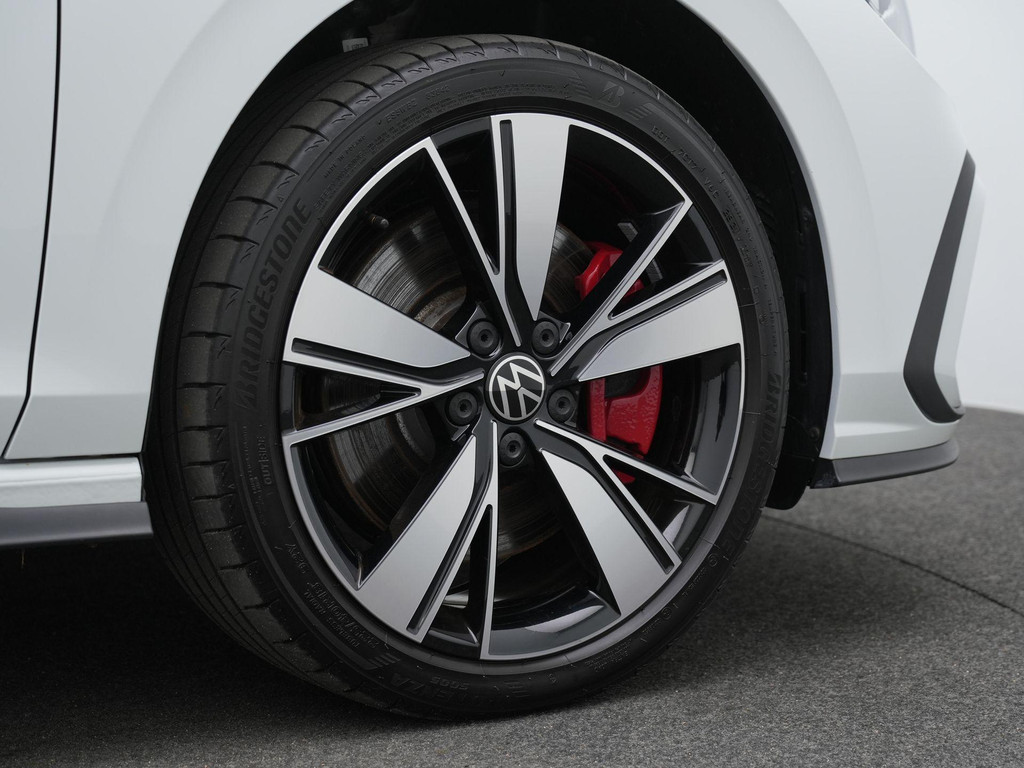 Volkswagen Golf GTE (KJJ69J) met abonnement