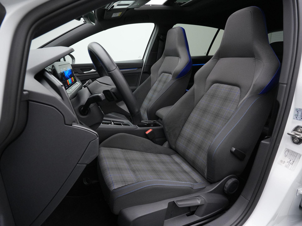 Volkswagen Golf GTE (KJJ69J) met abonnement