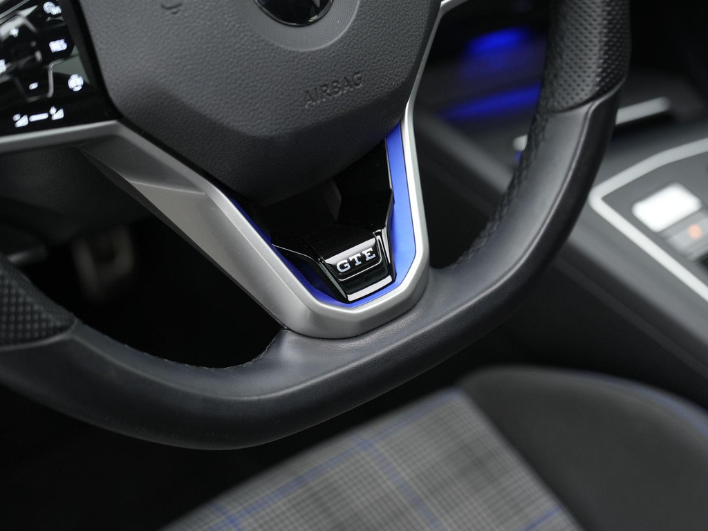 Volkswagen Golf GTE (KJJ69J) met abonnement