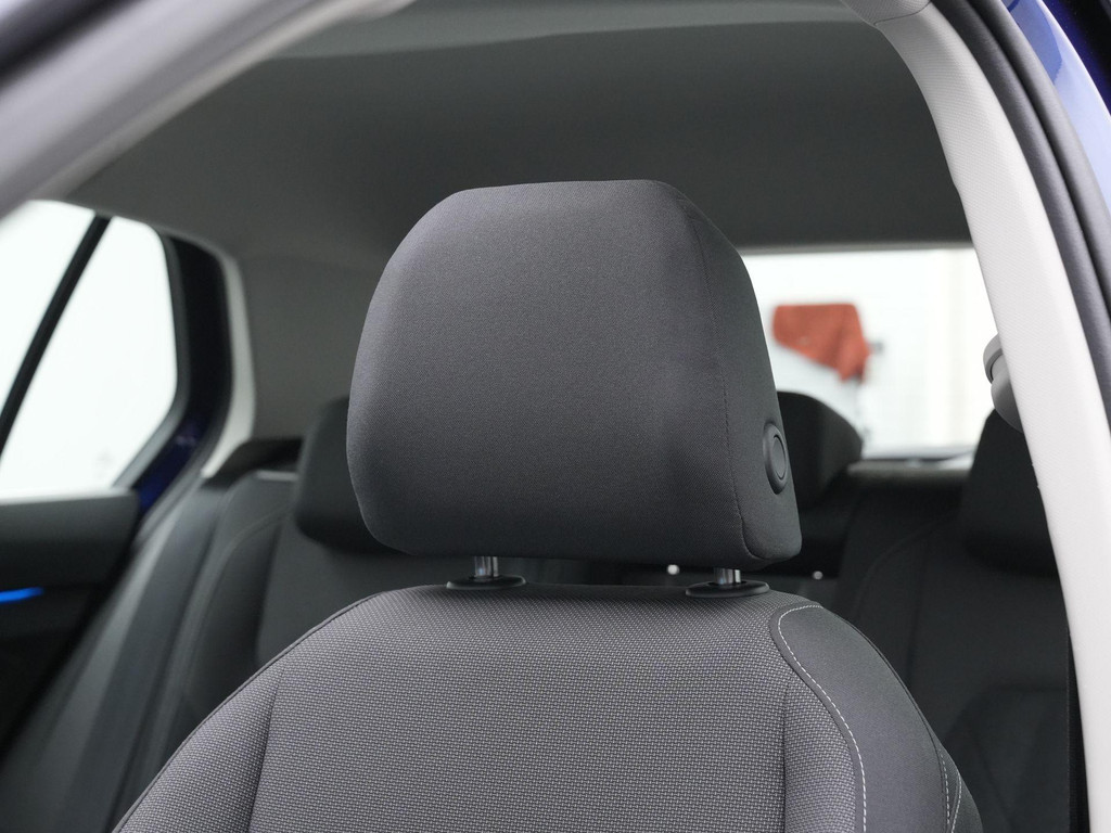 Volkswagen Golf (KGD77V) met abonnement