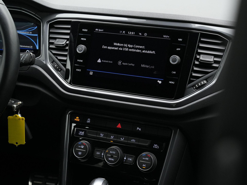 Volkswagen T-Roc (P028JP) met abonnement