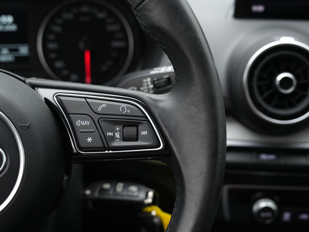 Audi Q2 (N772ST) met abonnement
