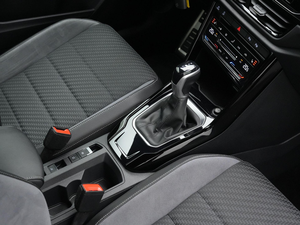 Volkswagen T-Roc Cabrio (JXG41K) met abonnement