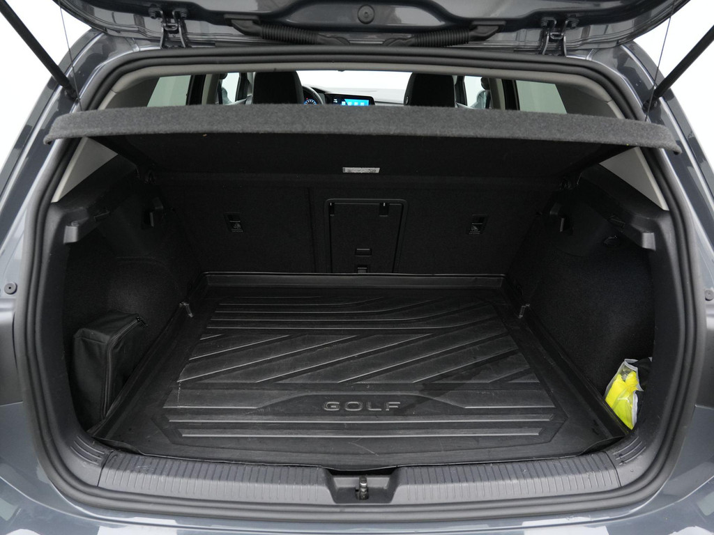Volkswagen Golf (J250XG) met abonnement