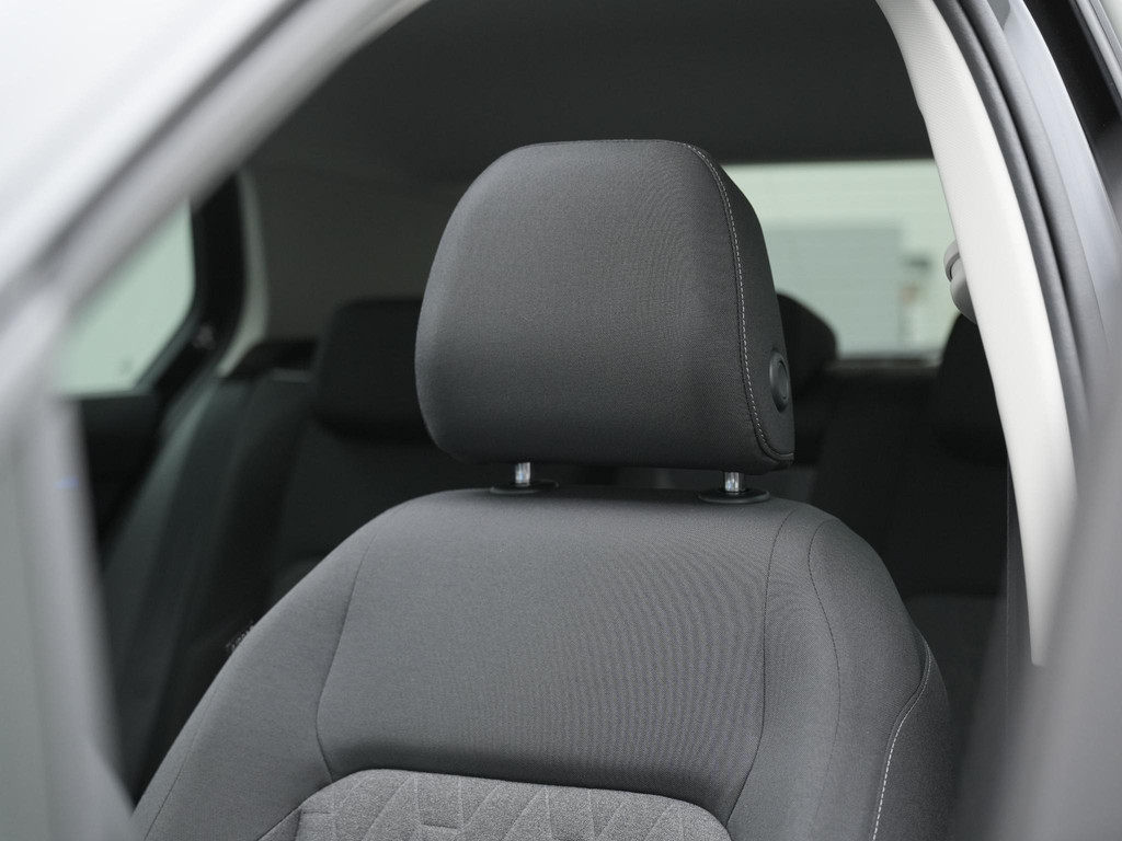 Volkswagen Golf (HXN46G) met abonnement