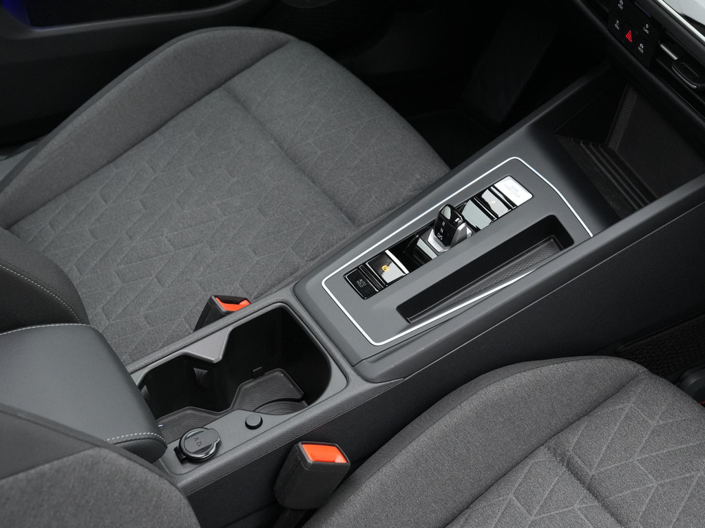 Volkswagen Golf (HXN46G) met abonnement