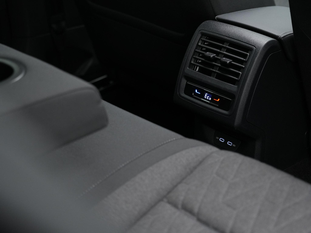 Volkswagen Golf (HXN46G) met abonnement