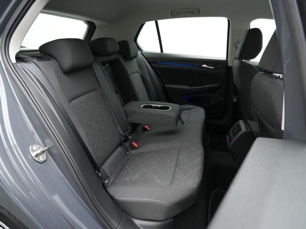 Volkswagen Golf (KGD04G) met abonnement