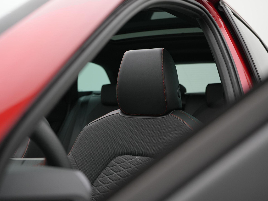 Seat Leon Sportstourer (GGT97R) met abonnement
