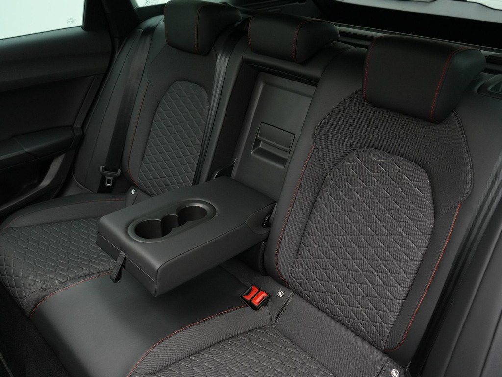 Seat Leon Sportstourer (GGT97R) met abonnement