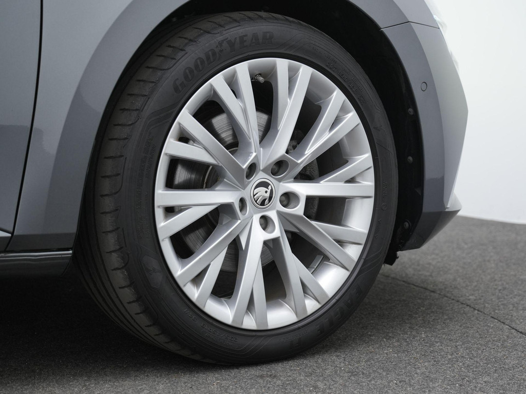 ŠKODA Superb (KHR41D) met abonnement