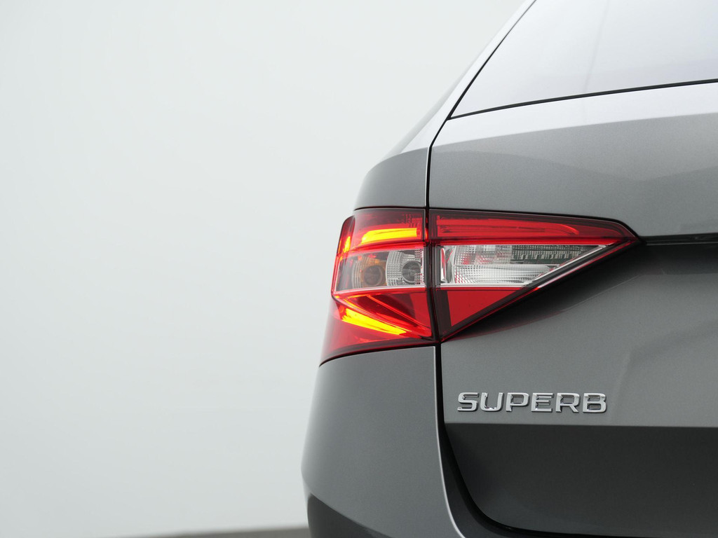 ŠKODA Superb (KHR41D) met abonnement