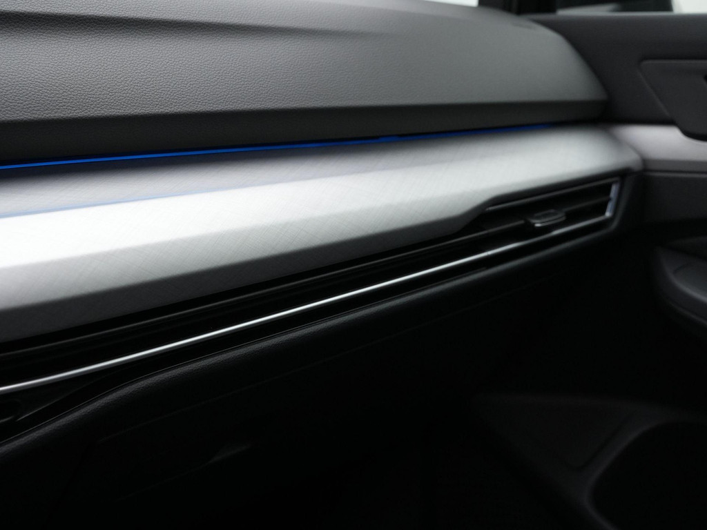 Volkswagen Golf (JTV63P) met abonnement
