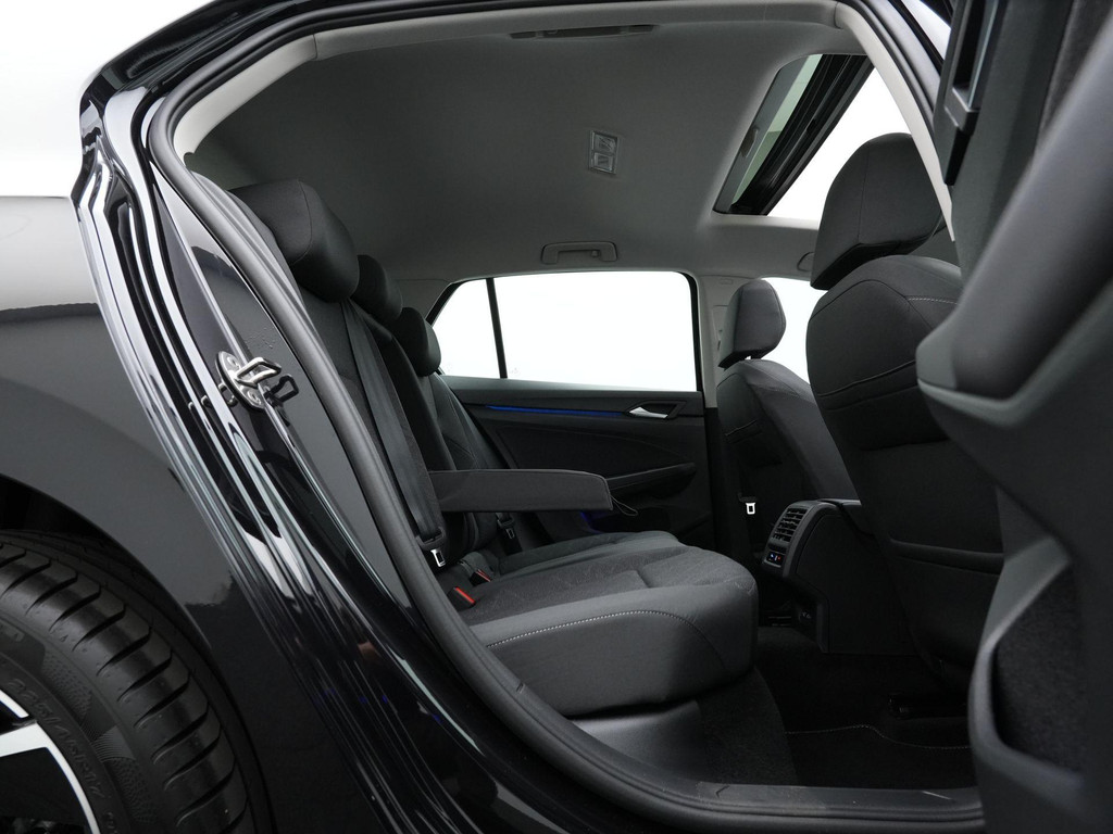 Volkswagen Golf (JTV63P) met abonnement