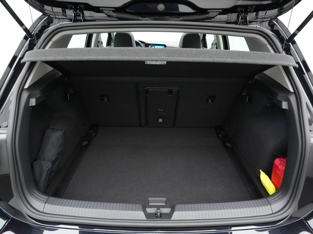 Volkswagen Golf (JTV63P) met abonnement