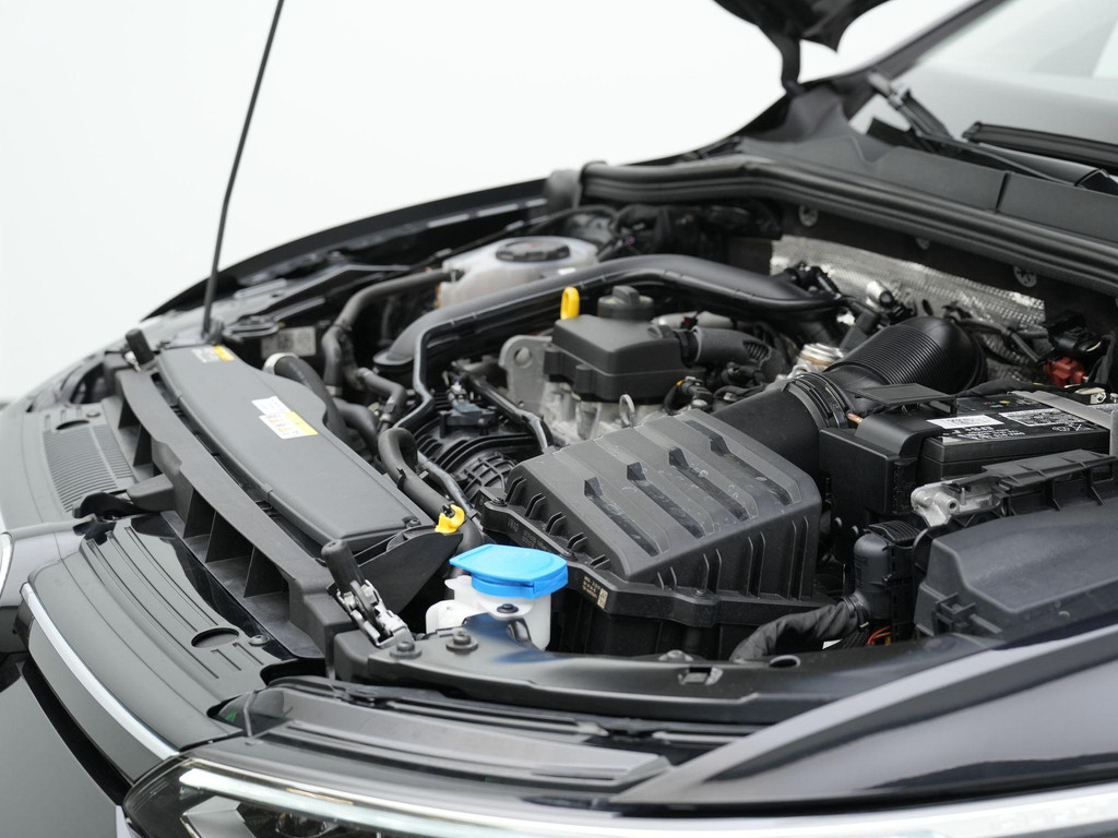 Volkswagen Golf (JTV63P) met abonnement
