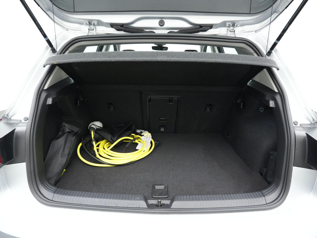 Volkswagen Golf (KJV26X) met abonnement