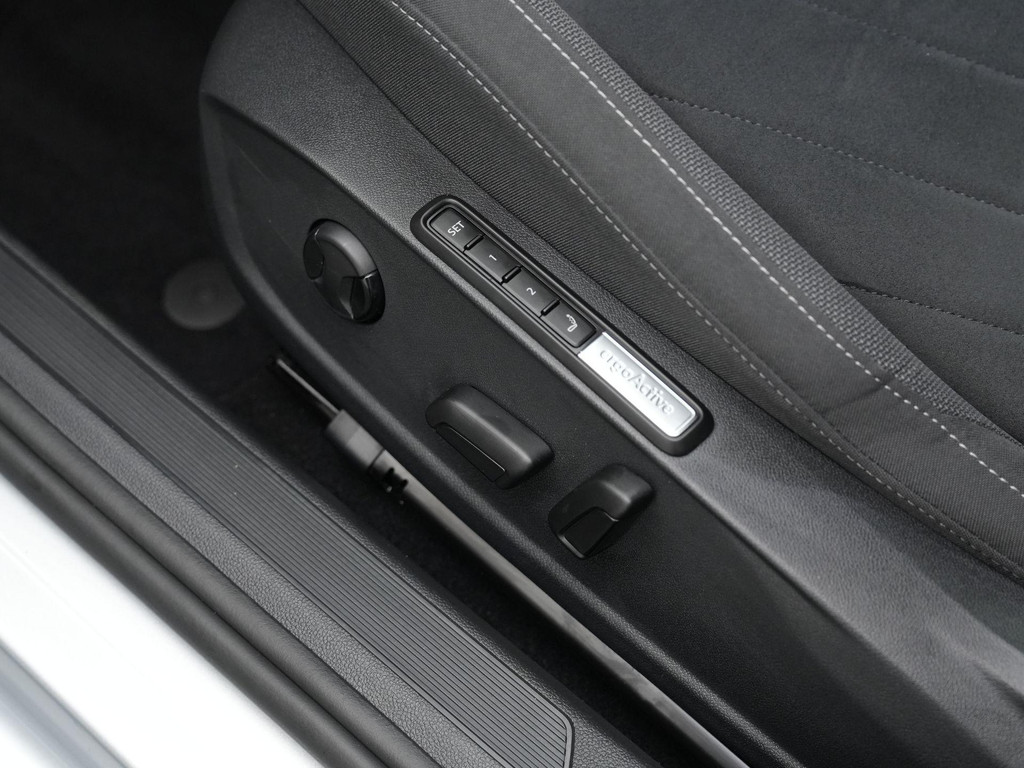 Volkswagen Golf (KJV26X) met abonnement