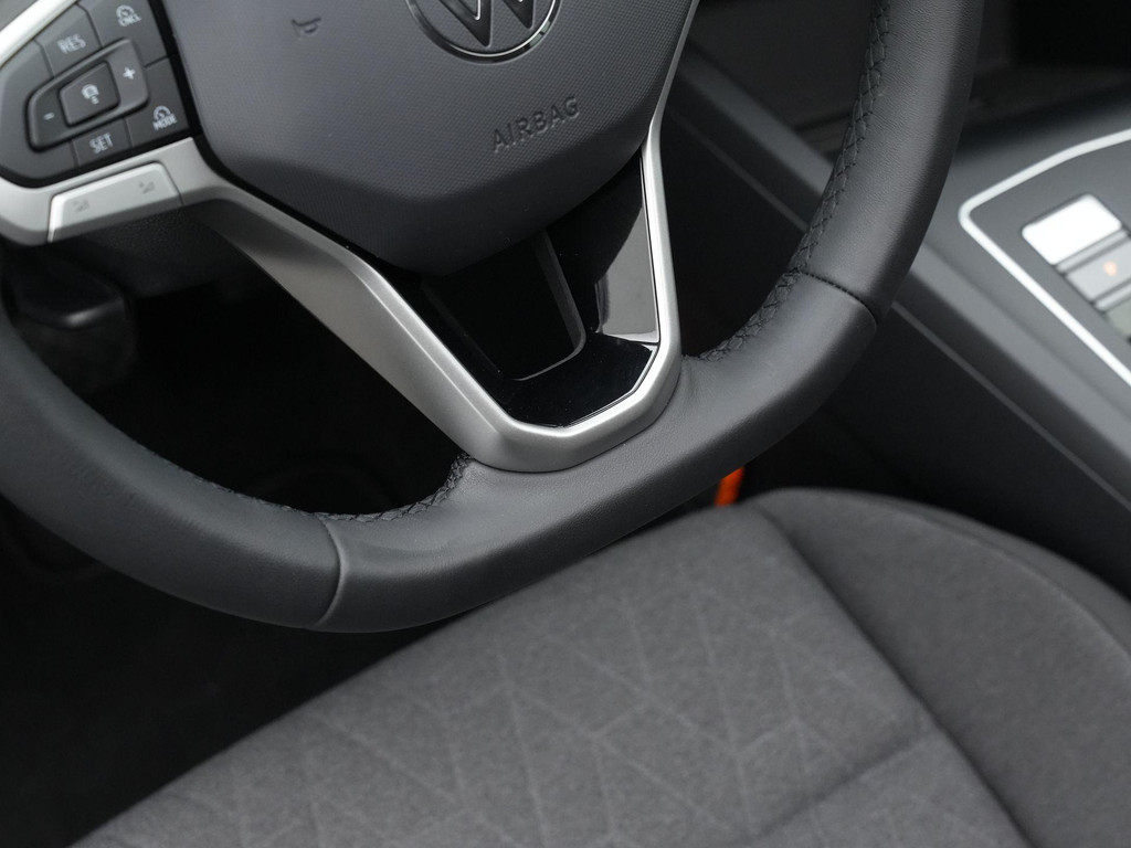 Volkswagen Golf (HZB77H) met abonnement