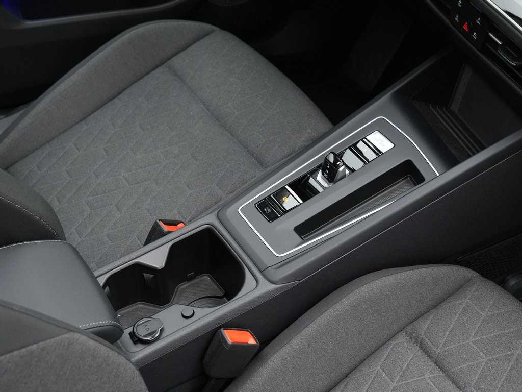 Volkswagen Golf (HZB77H) met abonnement